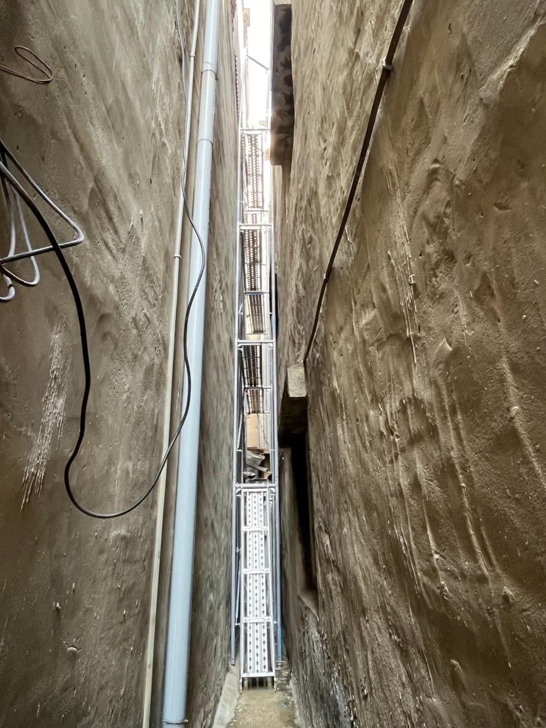 高雄老舊側牆鷹架架設